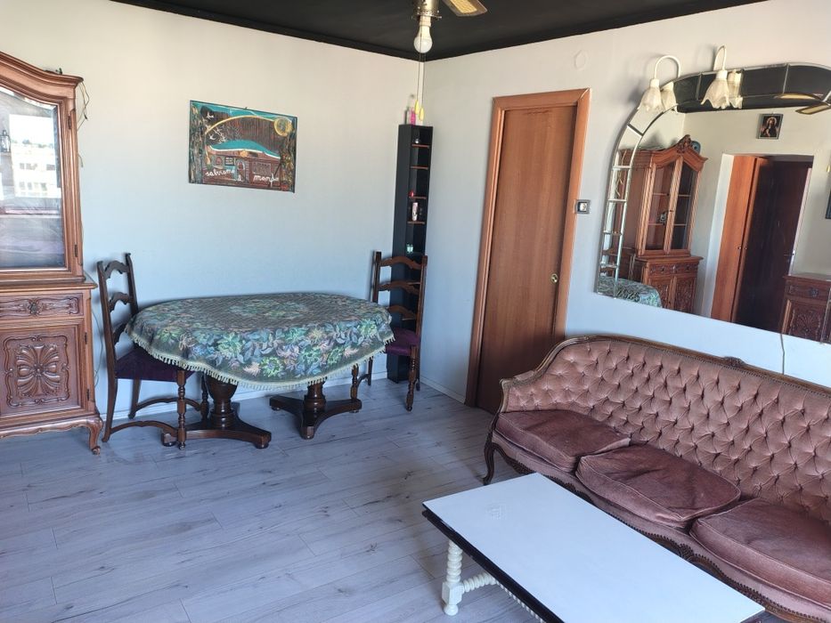 Inchiriez apartamen cu douã camere in zona 0.
