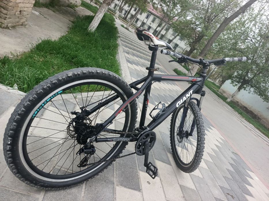 велосипед фирмы Giant