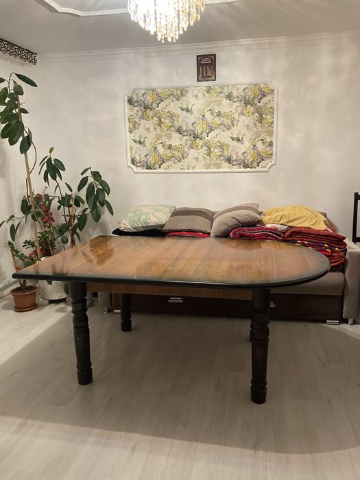 Продам стол и стулья