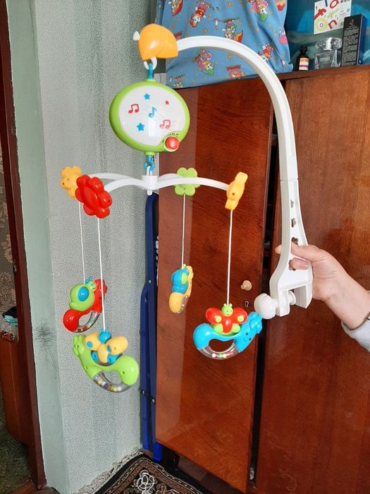 Продам детскую музыкальную карусель.