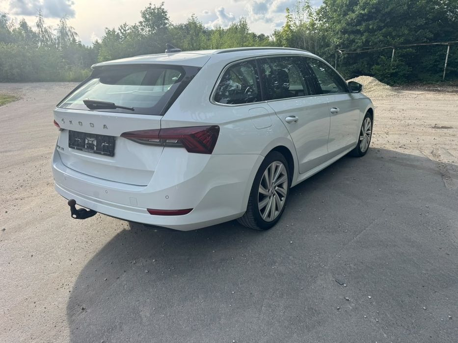 Skoda Octavia 2.0 Dsg an 2023 Matrix Masaj Head-Up camera  Memory