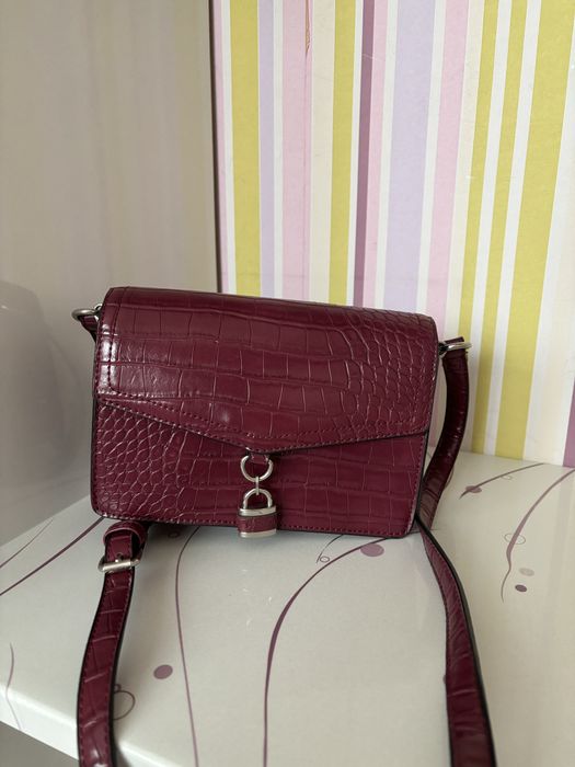 Дамска тъмно червена чанта Stradivarius