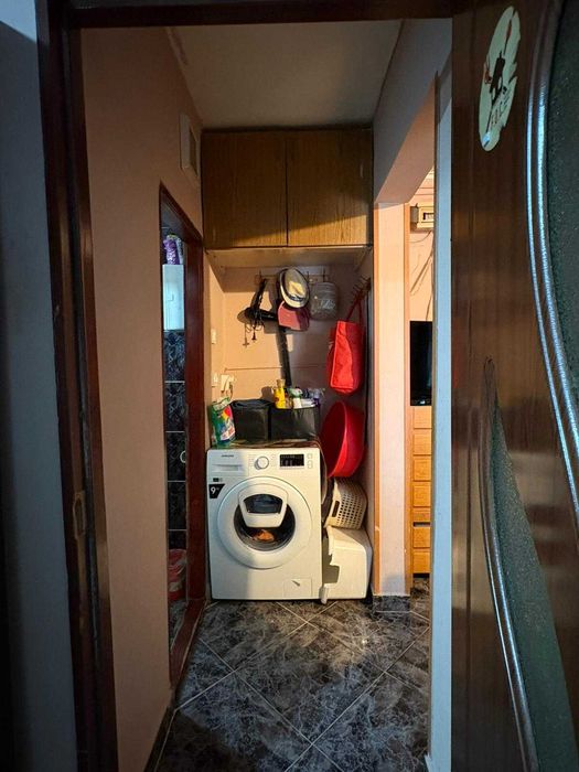 Apartament de vânzare cu 2 camere,2 balcoane,bucătăriei și baie.