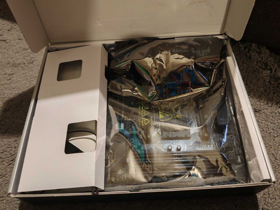 Дънна платка ASUS - TUF X570 Plus Gaming WIFI, AM4