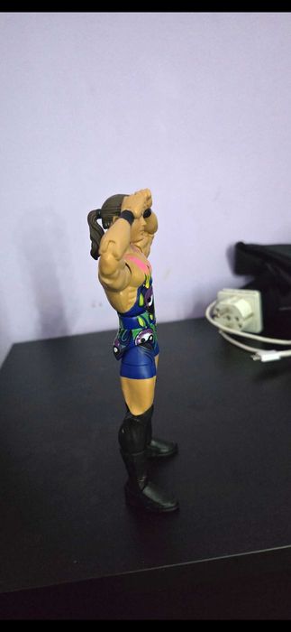 Продавам кеч фигурки