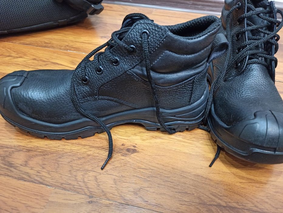 Новые ботинки 40 размер