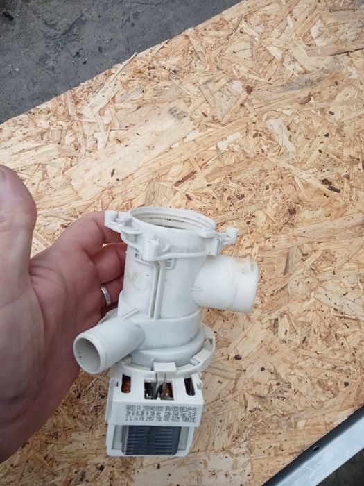 Vând / dezmembrez piese pentru mașină de spălat rufe Beko