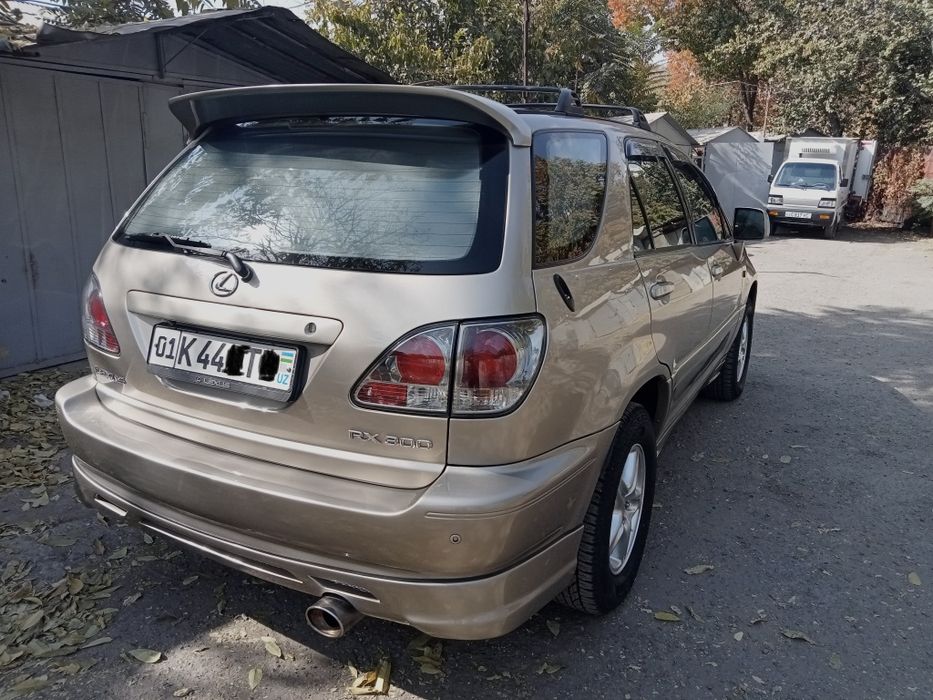 Внедорожник Lexus RX-300