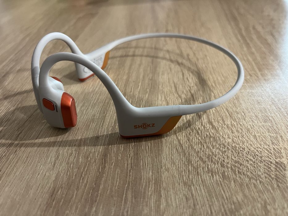 Продавам слушали Shokz