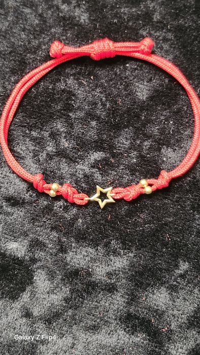 Продавам златни гривни на конец