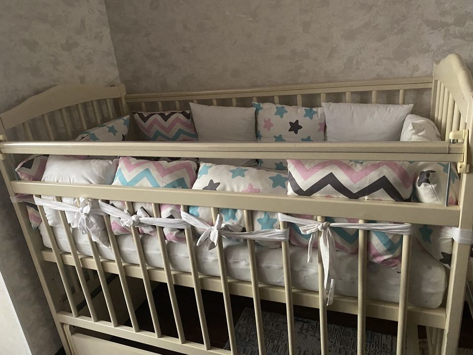 Манеж сатылады.