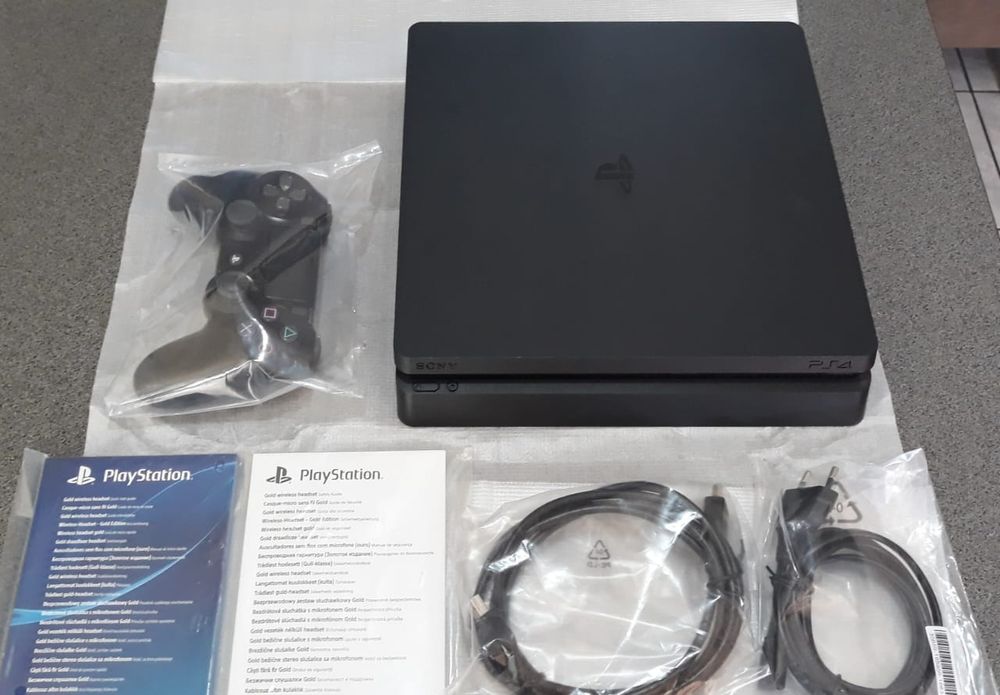 Много рядък и чисто нов 5.05 PS4 slim 1tb