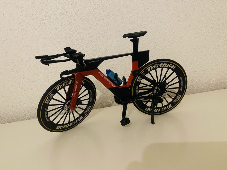 Bicicleta- macheta metalica