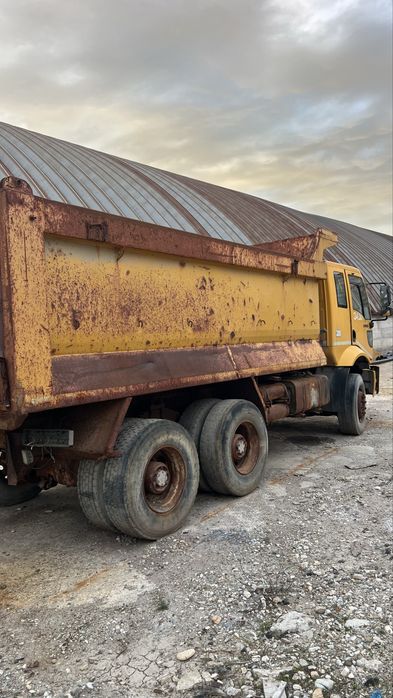 Vand autobasculanta Ford fără acte!