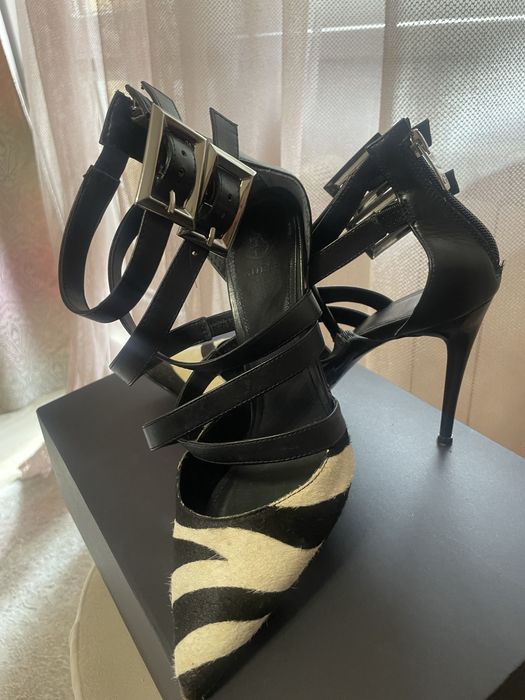 Черно бяло обувки 38-ми номер естествена кожа Guess