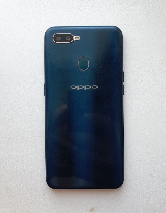 Продам телефон OPPO AX7