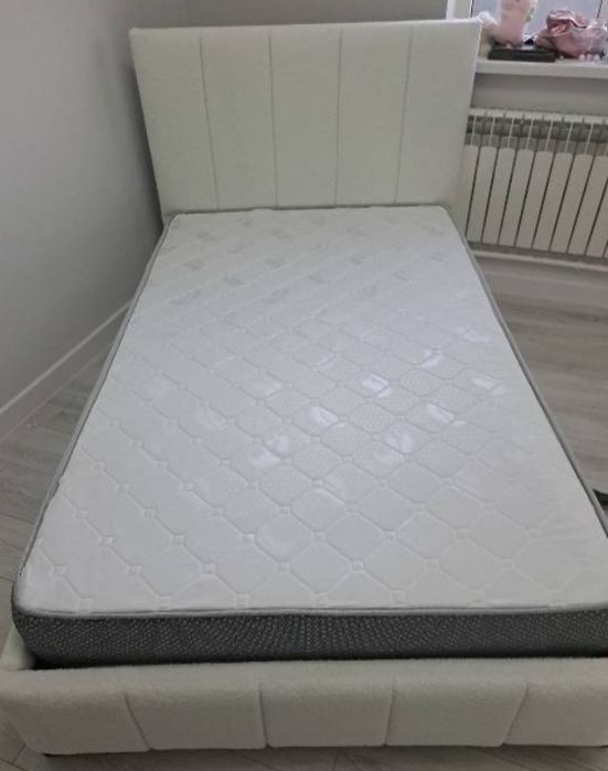 Продам кровать 1.5 спальный