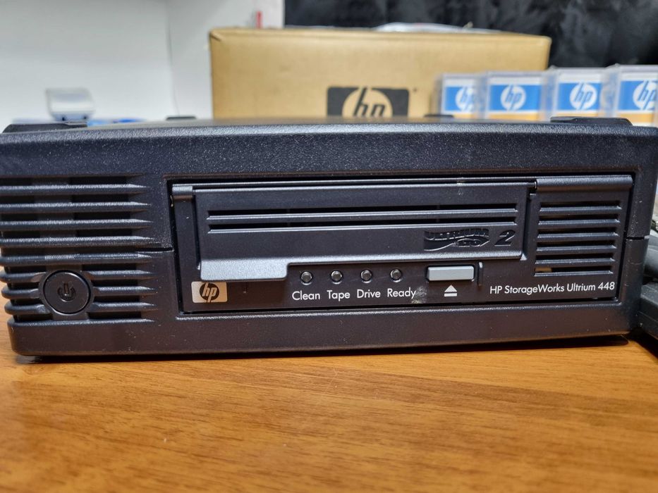 HP StorageWorks ULTRIUM 448 DW017B BRSLA-0404-DC LTO-2 SCSI tape drive