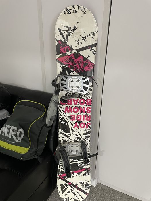 Сноуборд JOY RIDE с креплениями