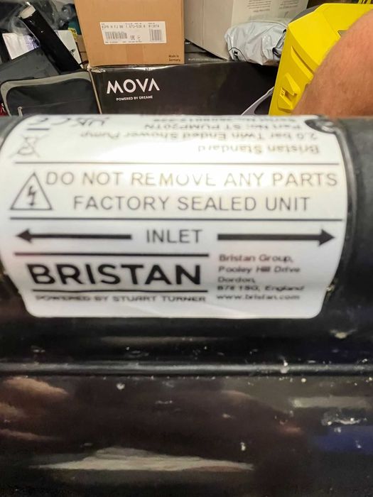 Pompă de duș Bristan cu capete duble de 2 bari