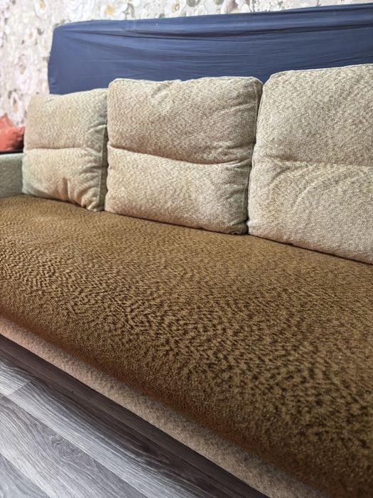 Продам два дивана