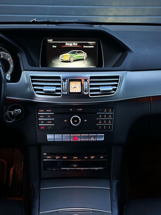 Mercedes E300 Bluetec Hybrid