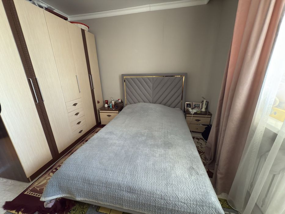 Продам спальный гарнитур