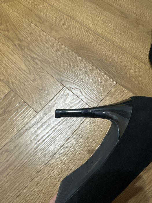 Туфли на шпильке черные