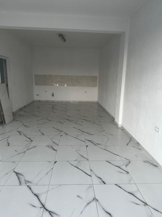 Vand spatiu comercial Albesti aflat la Drumul National!!