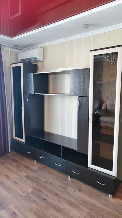 Дёшево продам стенку горку