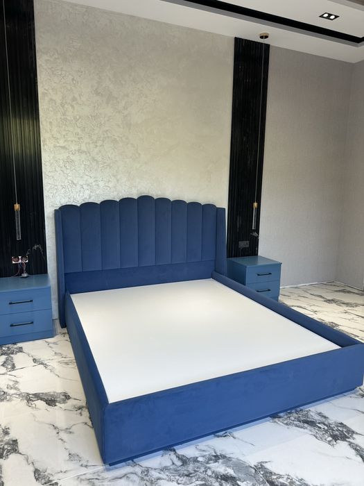 Двухспальный кровать с мягким изголовьем и бортами