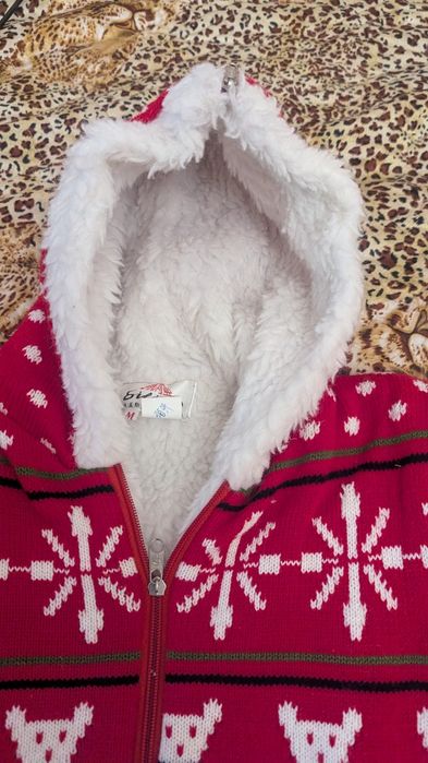 Продам теплую курточку на девочку