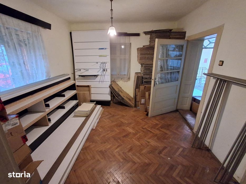 Case + 1440 mp teren , Vetis