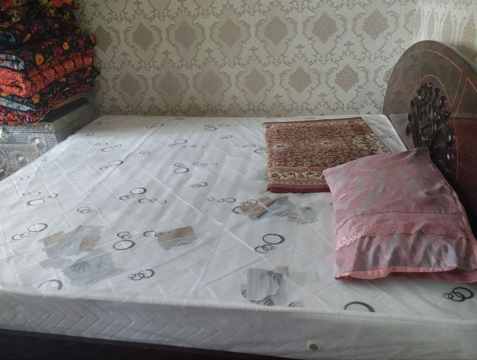 Faqat divanni o‘zi matrasi yangi