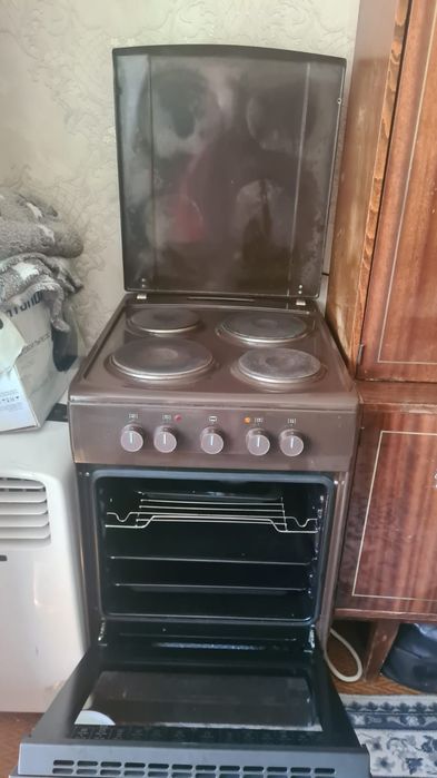 Срочно продам плиту Hansa