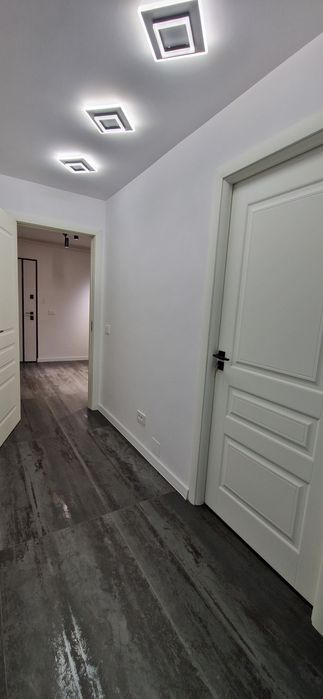 Vând apartament 4 camere decomandat !!