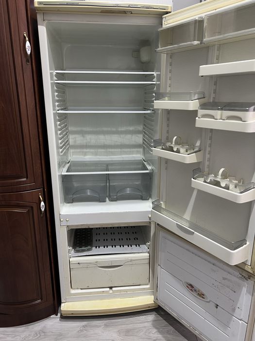 Холодилник сотилади