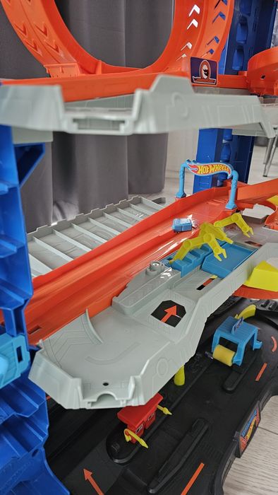 Hot Wheels Мега гараж с Дракон - City Ultimate Garage