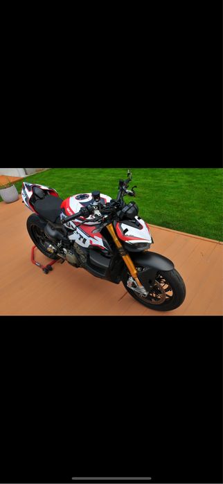 Ducati Streetfighter V4s