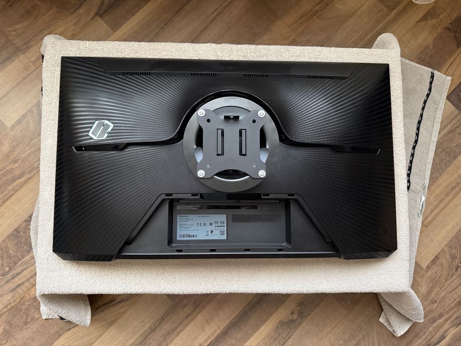 Monitor Gaming Samsung Odyssey G7 (G70A) 28" 4K 144Hz IPS - Disponibile 2 Bucăți