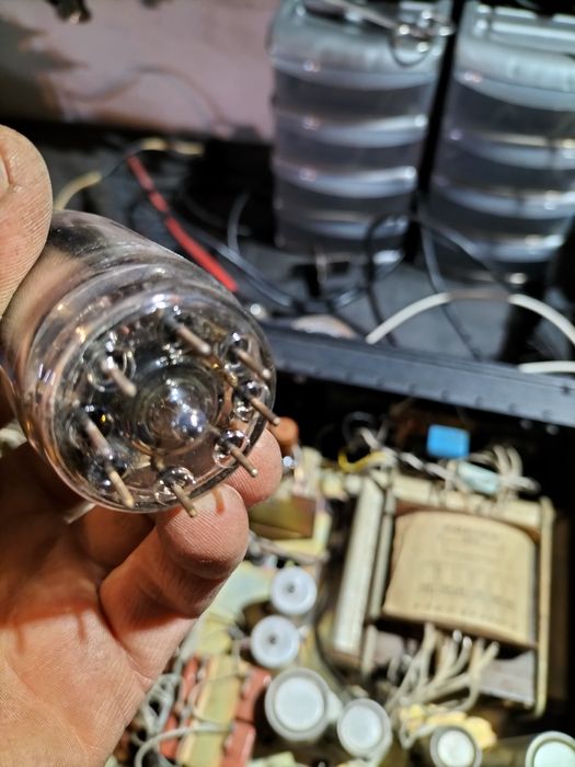 Продам радиолампу 6р3с