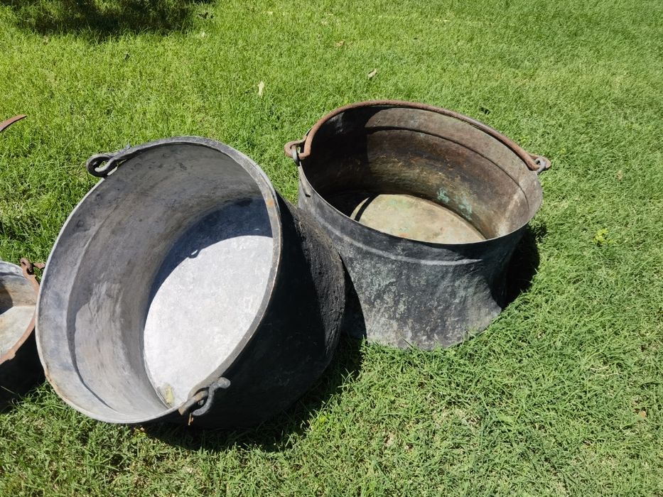 Стари медни съдове! Тиган, малко котле и два големи котела!