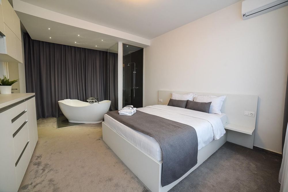 Inchiriez Penthouse regim hotelier zona Coresi 7