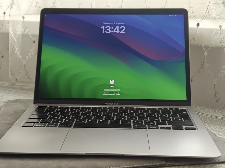 MacBook Air m1 16 gb