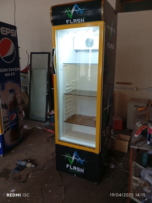 Витирина. Холоделниклар. Сотилади