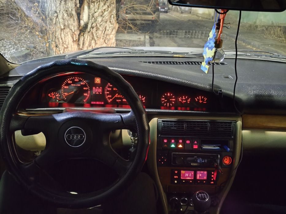 Продам Ауди 100 с4