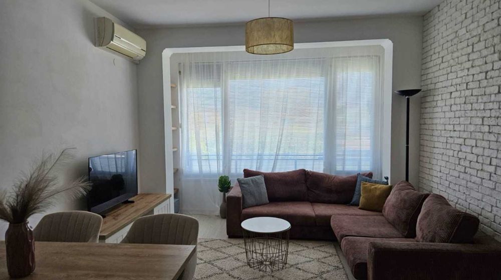 Тристаен апартамент под наем Изток