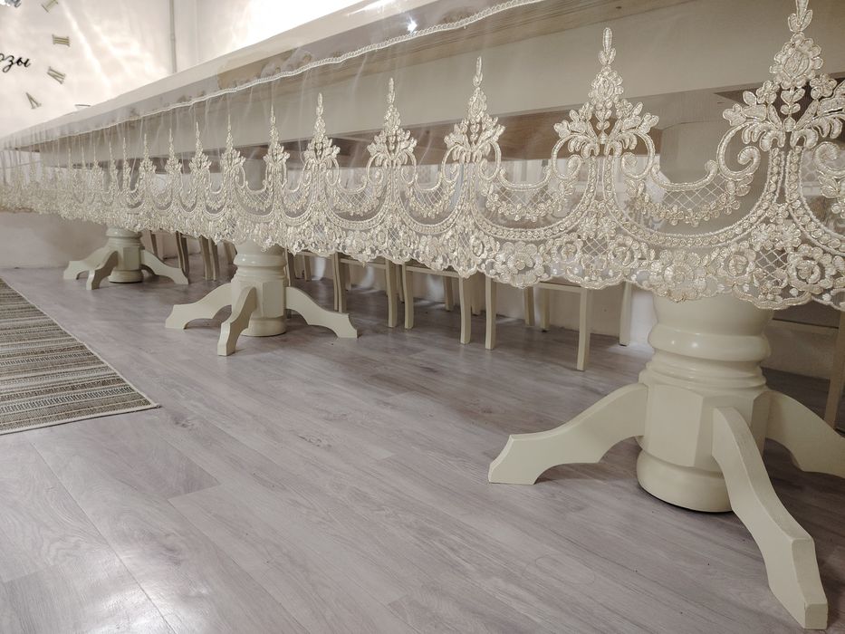 Стол со стульями