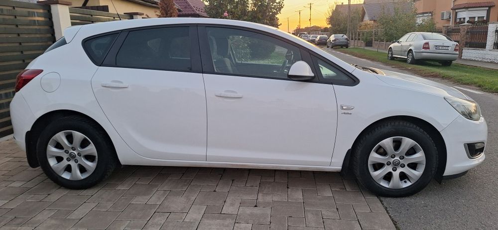 OPEL Astra 2013 — imagine 5