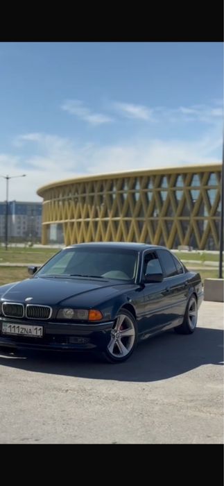 В продаже BMW 728 E38